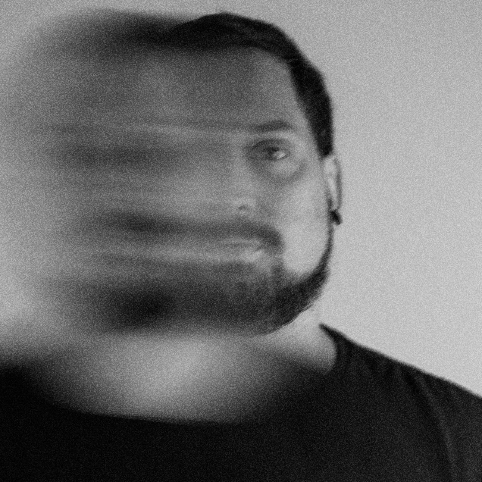 Retrato de Fernando Albuquerque em preto e branco